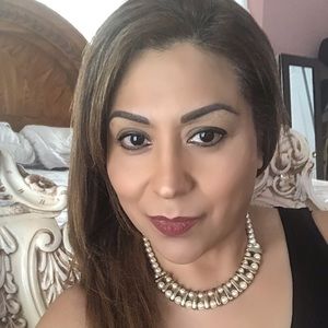 Meet your Posher, Noelia